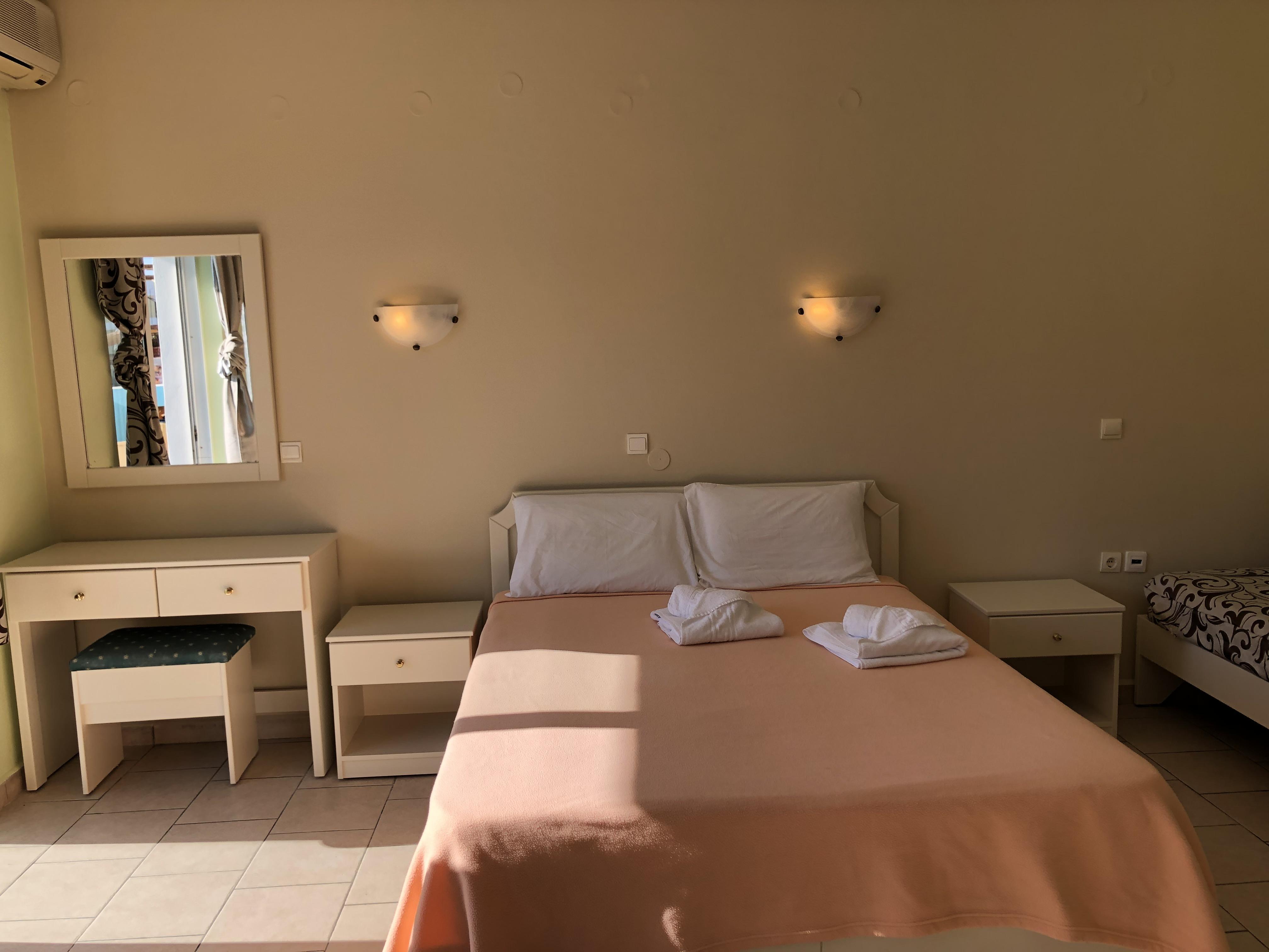 Epis Hotel Agia Marina  Exterior photo