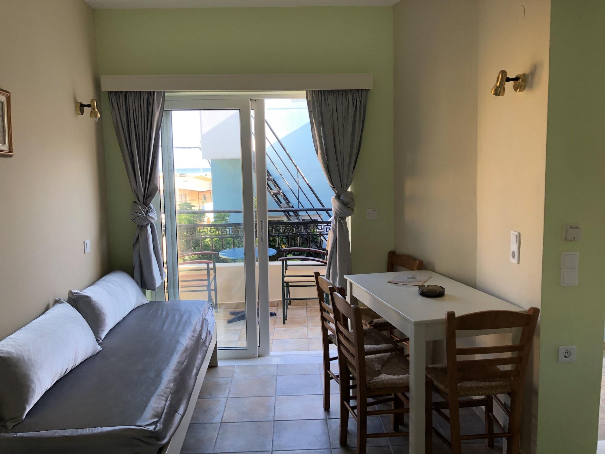 Epis Hotel Agia Marina  Exterior photo