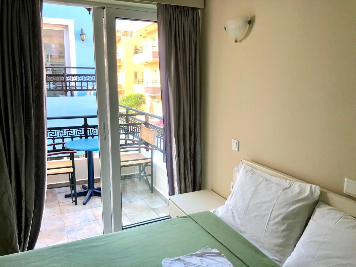 Epis Hotel Agia Marina  Exterior photo